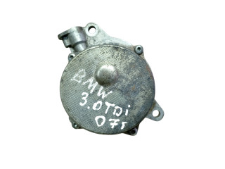 насос вакуумный BMW 5 серия E60/E61 2007, 3.0 л., дизель