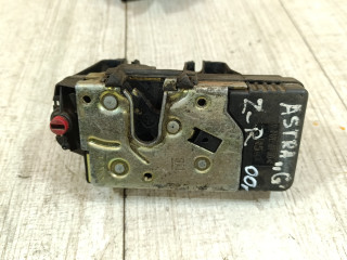 замок двери задней правой Opel Astra G 2000