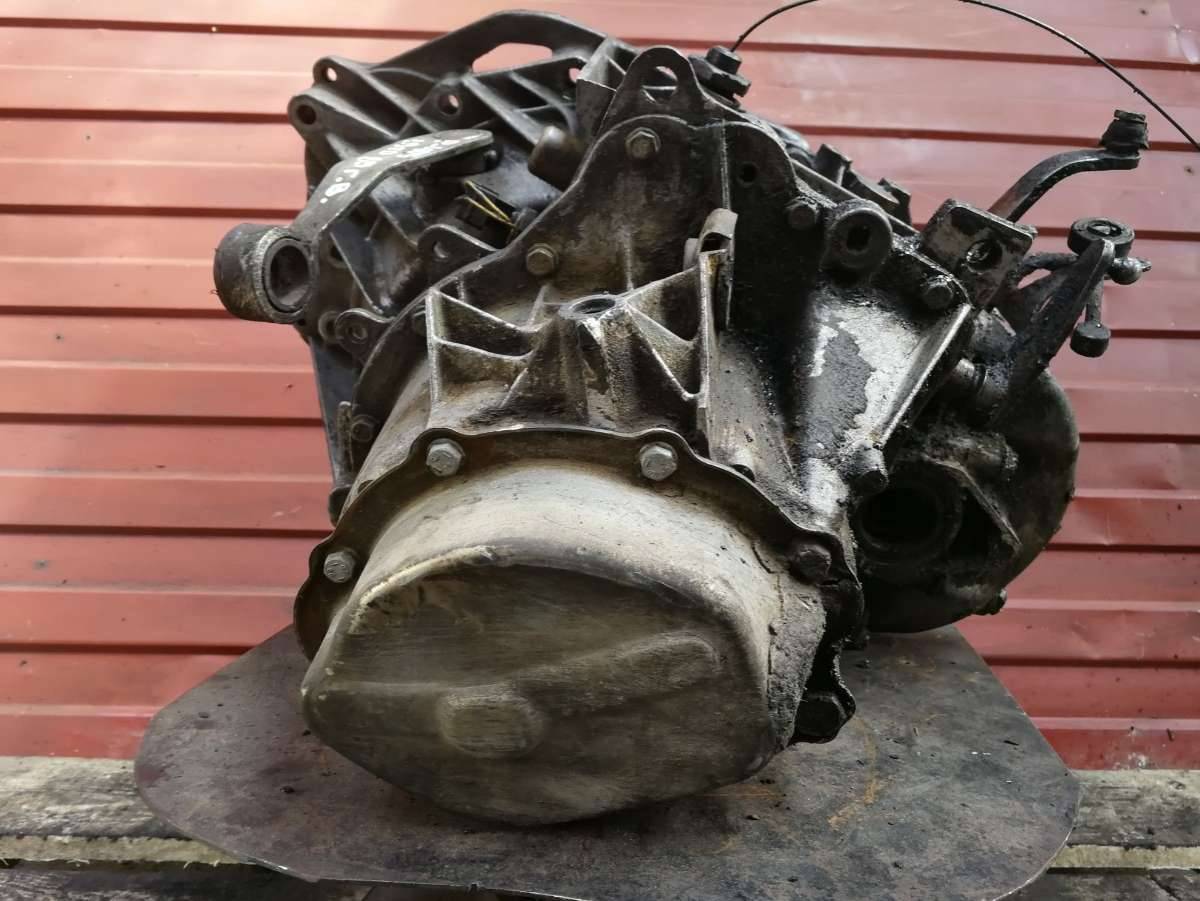 КПП механическая (МКПП) Peugeot 405 1 поколение 1989, 1.9 л., TD, дизель - фото №1