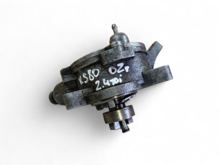 насос вакуумный Volvo V70 2 поколение 2002, 2.4 л., бензин