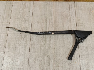 щеткодержатель (поводок стеклоочистителя, дворник) Renault Scenic 2 поколение 2004