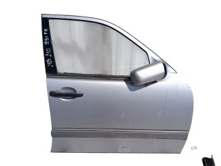 дверь передняя правая Mercedes-Benz E-Класс W210/S210 [рестайлинг] 1999