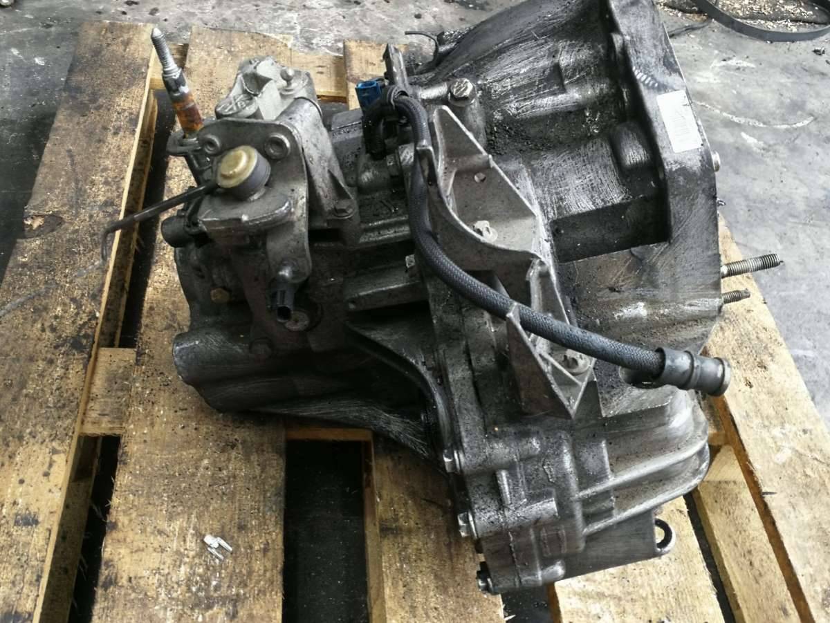 КПП механическая (МКПП) Renault Scenic 2 поколение 2005, 1.9 л., DCi, дизель, ND0008 - фото №1