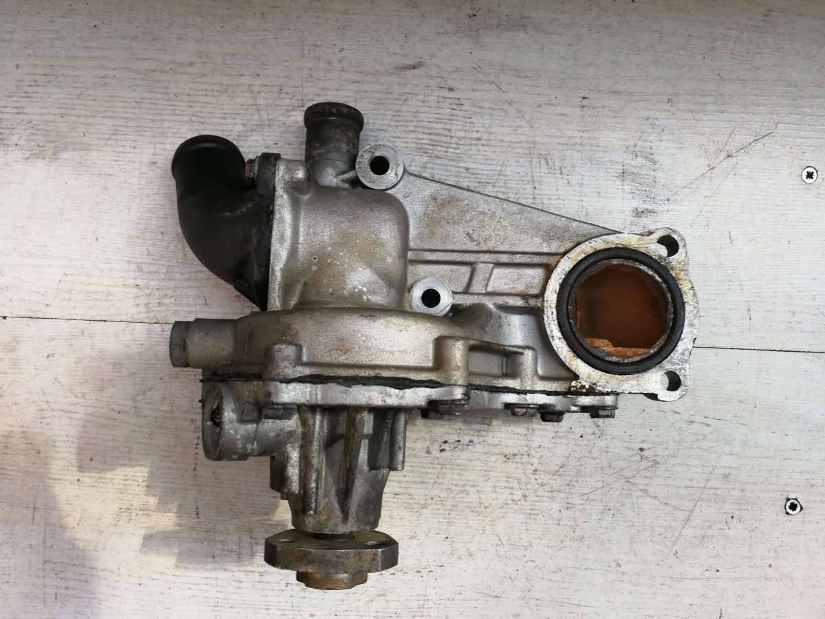 помпа Volkswagen Passat B5 1997, 1.8 л., Ti, бензин - фото №1