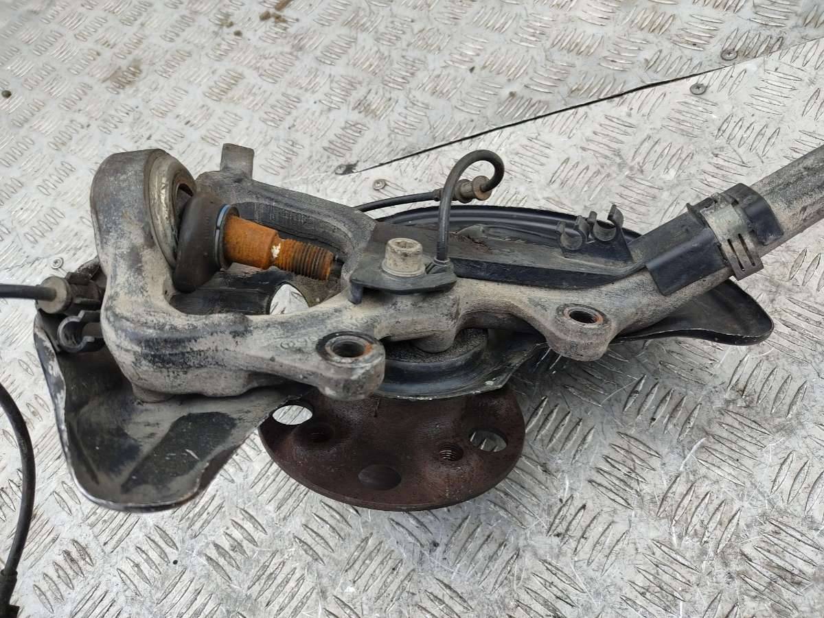 ступица передняя правая Mercedes-Benz E-Класс W211/S211 2004, 2.7 л., CDi, дизель - фото №1