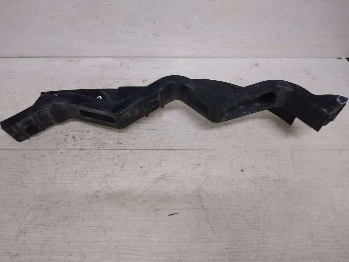 Крепление бампера переднего Volkswagen Passat B6 2006 - фото №1