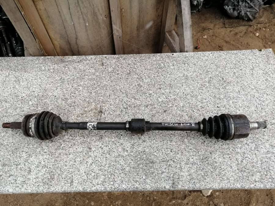 полуось передняя правая (приводной вал, ШРУС) Hyundai Tucson 1 поколение 2004, 2.0 л., CRDi, дизель, хетчбэк 5 дв. - фото №1