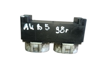 блок управления вентилятором (реле) Audi A4 B5 1998