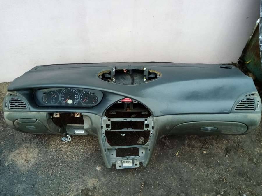 панель передняя салона (торпедо) Citroen C5 1 поколение 2003, 2.0 л., дизель, универсал - фото №1
