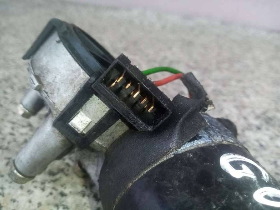 моторчик передних стеклоочистителей (дворников) Volkswagen Golf 4 поколение 2000, 1.9 л., дизель, хетчбэк 5 дв. - фото №1