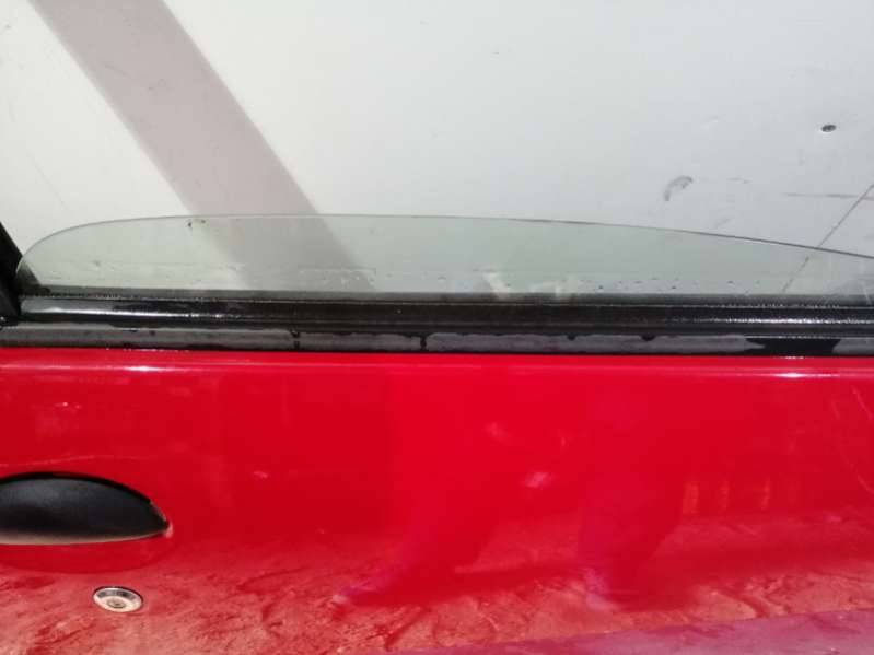 стекло двери передней правой Citroen C1 1 поколение 2005, 1.0 л., бензин, хетчбэк 5 дв. - фото №1