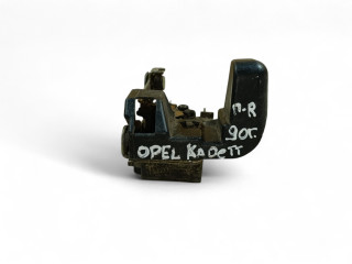 замок двери передней правой Opel Kadett E 1990