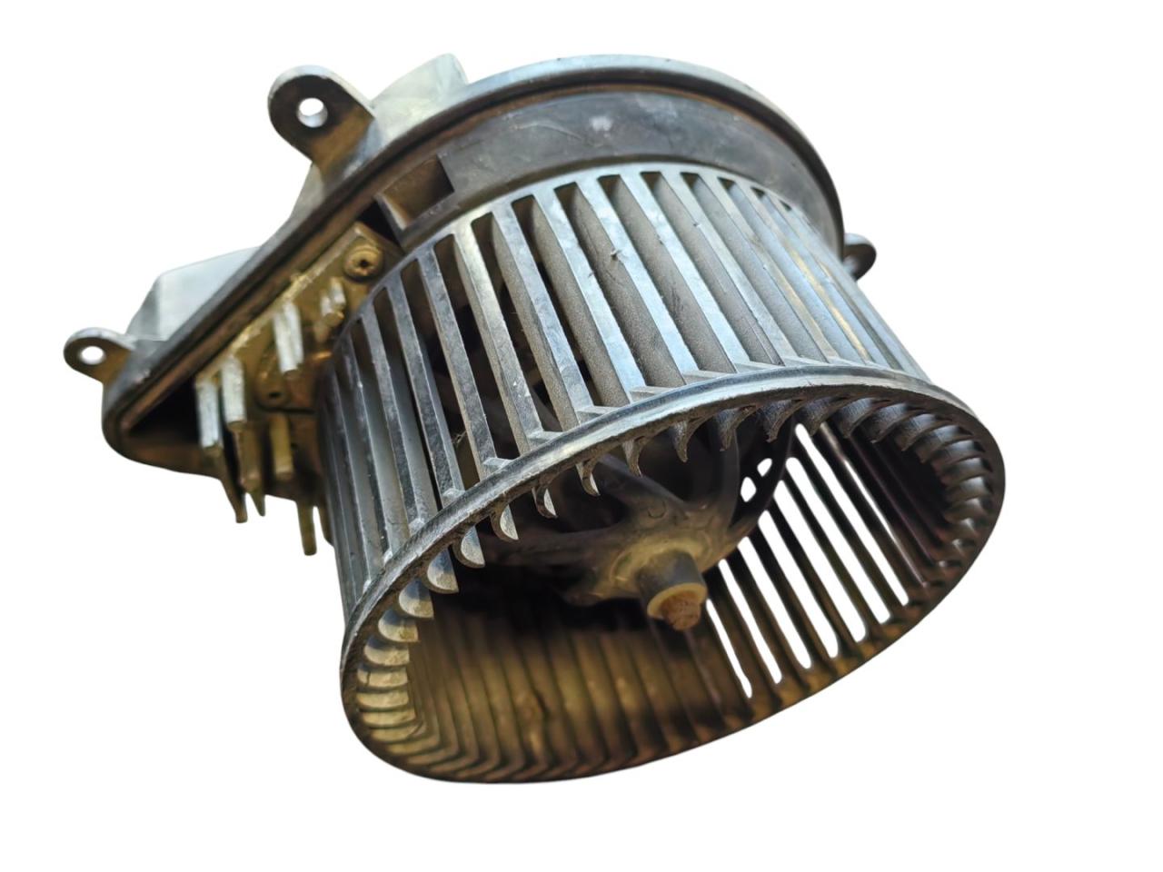 моторчик печки Peugeot 406 1 поколение 1998 - фото №1