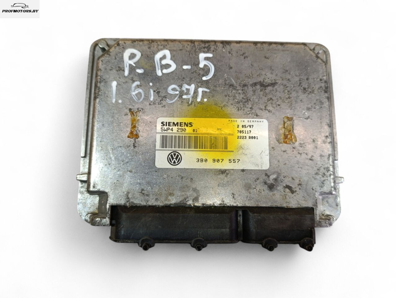 блок управления двигателем Volkswagen Passat B5 1997, 1.6 л., бензин, 3B0907557 - фото №1