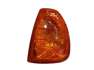 поворотник левый Mercedes-Benz W123 1 поколение 1985