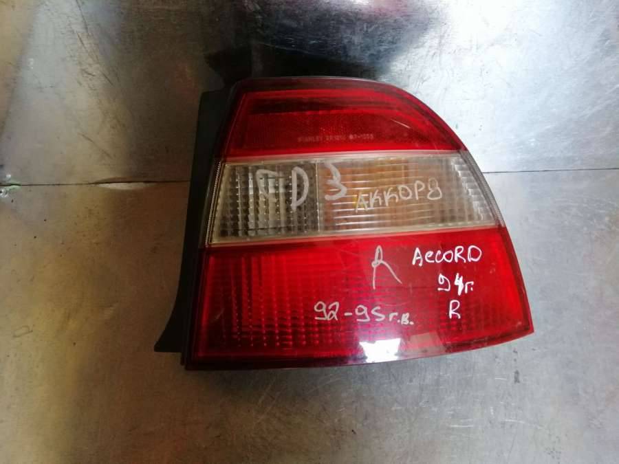 фонарь задний правый Honda Accord 4 поколение 1993, 2.0 л., бензин, седан - фото №1