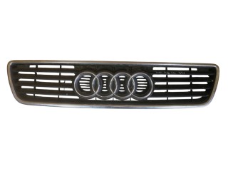решетка радиатора Audi A6 4A/C4 1995