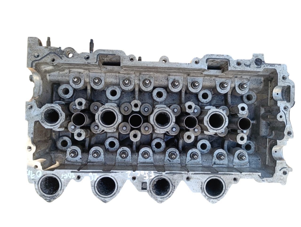 головка блока цилиндров Ford Focus 2 поколение 2007, 1.6 л., дизель - фото №1