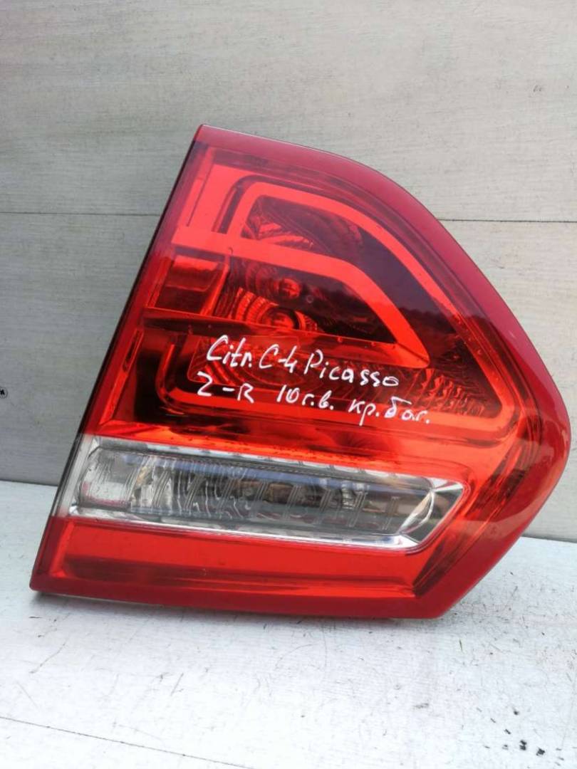 фонарь крышки багажника правый Citroen C4 Picasso 1 поколение 2010 - фото №1