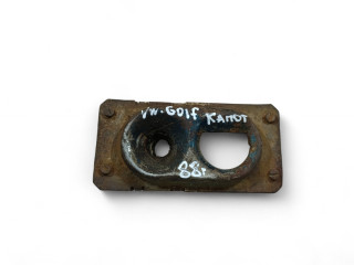 замок капота Volkswagen Golf 2 поколение 1988