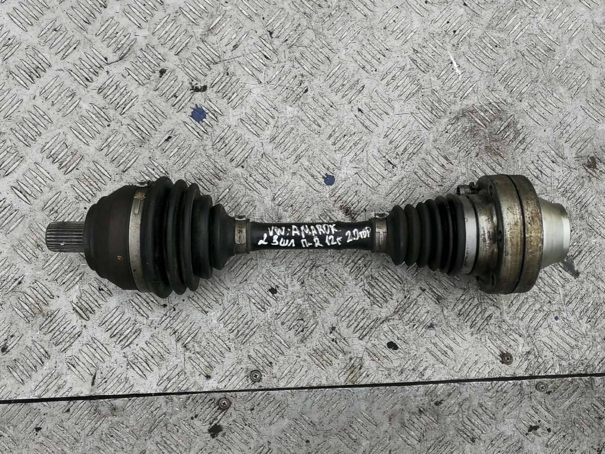 полуось передняя правая (приводной вал, ШРУС) Volkswagen Amarok 1 поколение 2H 2012, 2.0 л., TDDi, дизель - фото №1