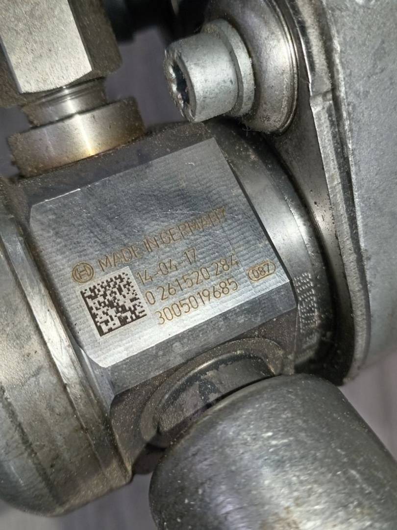 ТНВД BMW X5 F15 2014, 3.0 л., бензин, 0261520284 - фото №1
