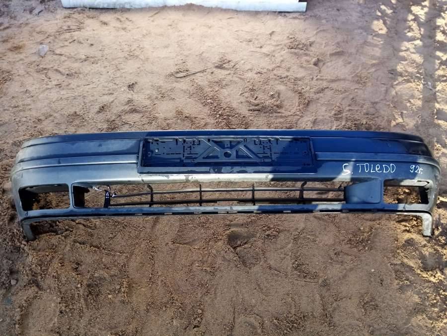 бампер передний SEAT Toledo 1 поколение 1995, 1.9 л., дизель, хетчбэк 5 дв. - фото №1