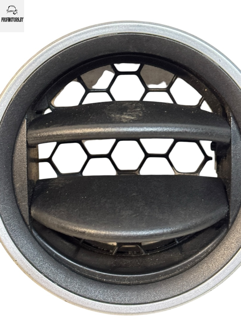 дефлектор обдува салона Volkswagen Amarok 1 поколение 2H 2011 - фото №1