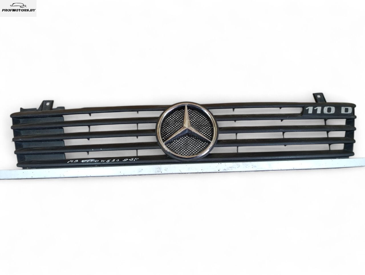 решетка радиатора Mercedes-Benz Vito W638 1998 - фото №1