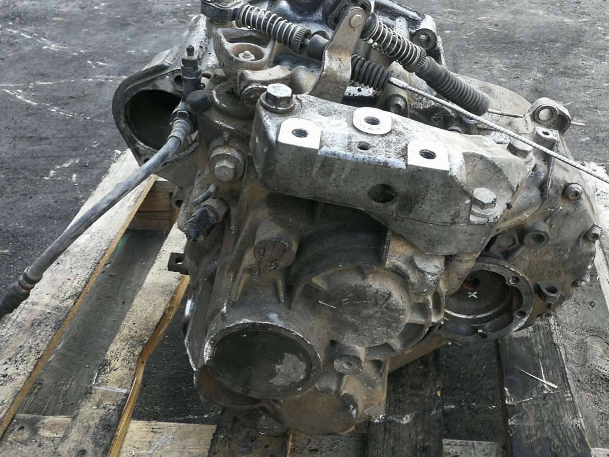 КПП механическая (МКПП) Volkswagen Passat B6 2006, 2.0 л., TDi, дизель, KDN - фото №1