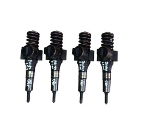 форсунка Volkswagen Touran 1 поколение 2006, 2.0 л., дизель, 03G130073B