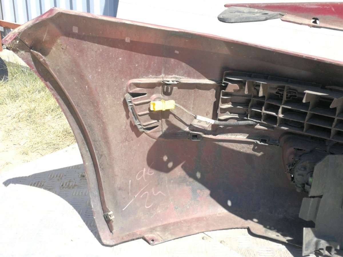 бампер передний Renault Megane 2 поколение 2005 - фото №1