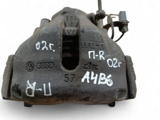 суппорт передний правый Audi A4 B6 2002