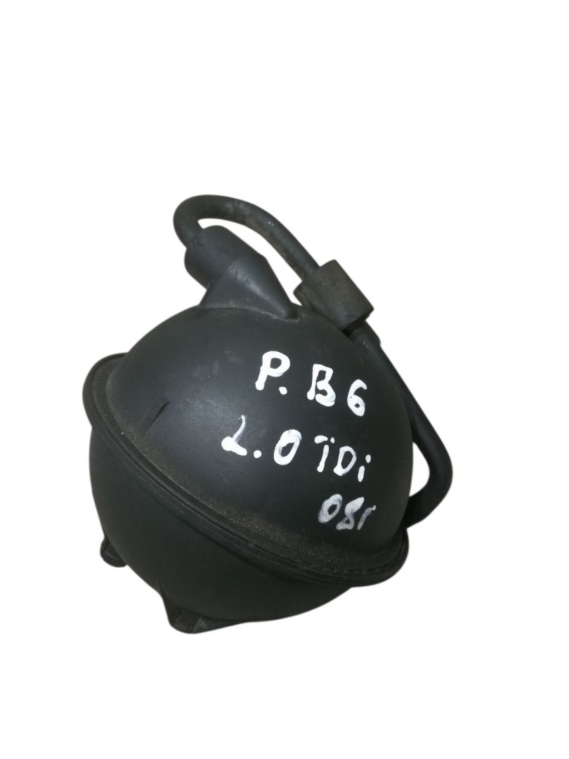 вакуумный ресивер Volkswagen Passat B6 2008, 2.0 л., дизель - фото №1