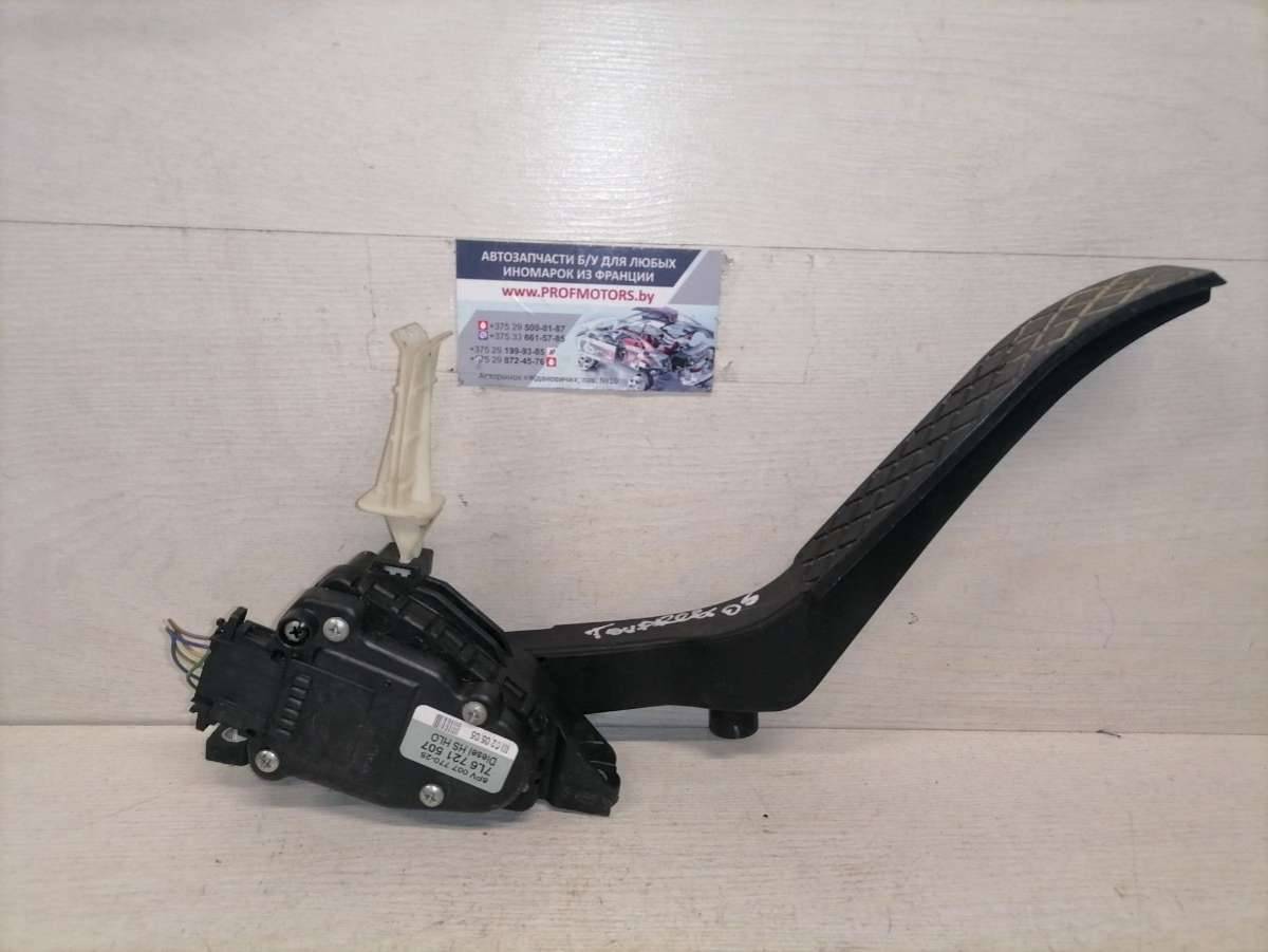педаль Volkswagen Touareg 1 поколение 2005, 2.5 л., дизель - фото №1