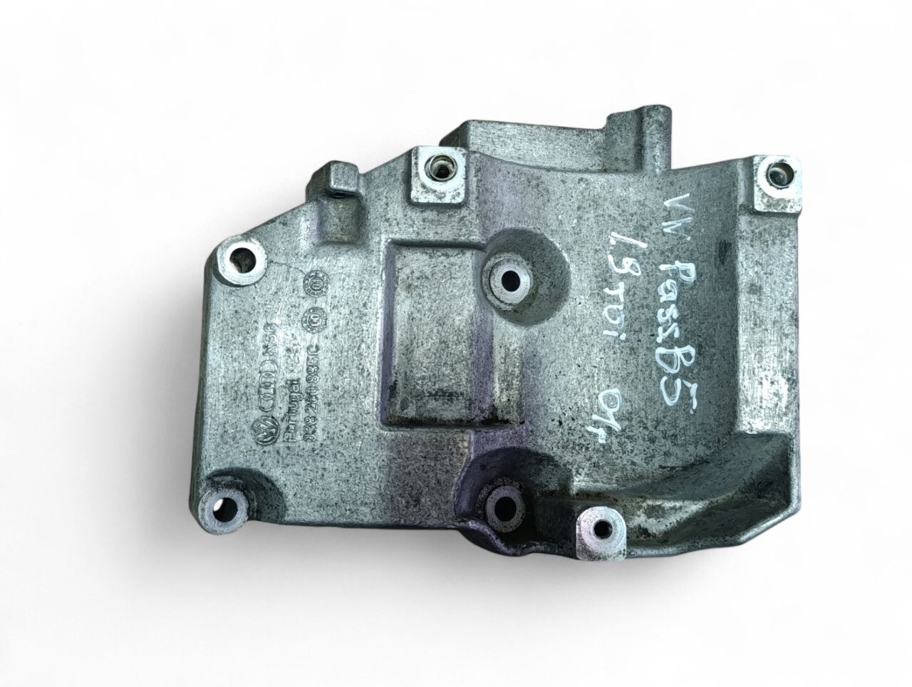 кронштейн компрессора кондиционера Volkswagen Passat B5 2001, 1.9 л., дизель - фото №1