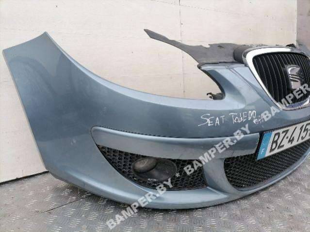 бампер передний SEAT Toledo 2 поколение 2004 - фото №1
