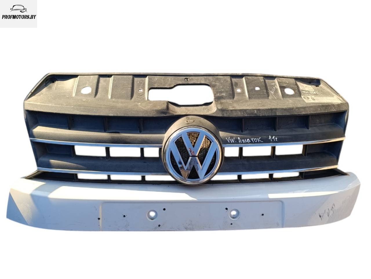 решетка радиатора Volkswagen Amarok 1 поколение 2H 2011 - фото №1