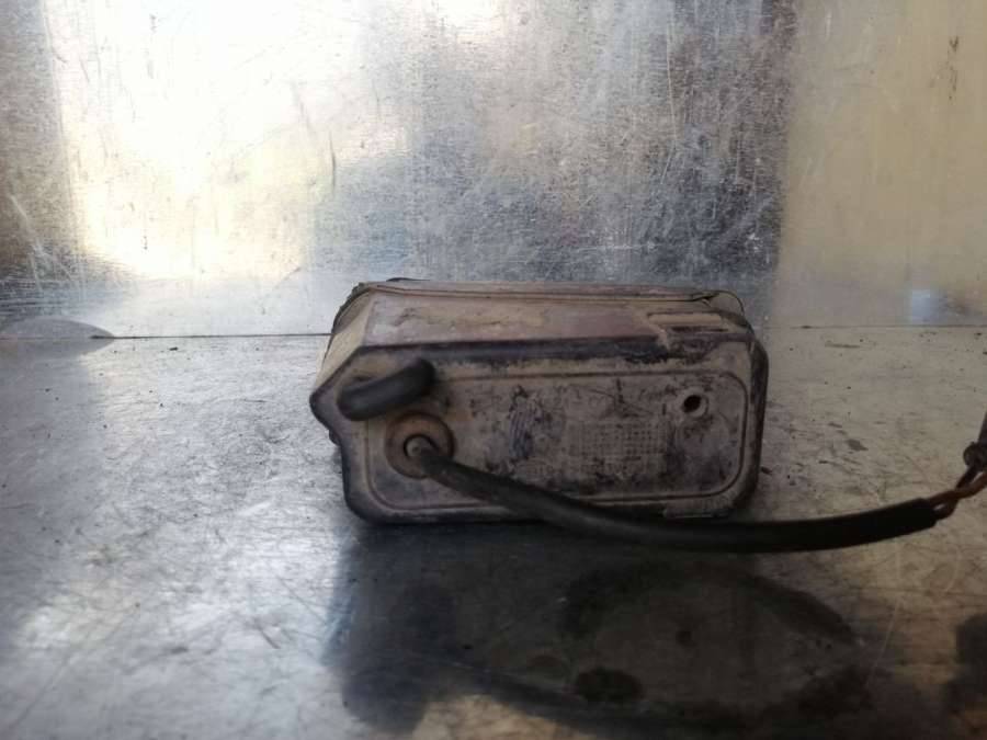 фара противотуманная левая Volkswagen Polo 3 поколение 1994, 1.4 л., бензин, хетчбэк 5 дв. - фото №1