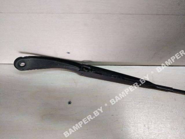 щеткодержатель (поводок стеклоочистителя, дворник) Renault Megane 2 поколение 2004, DCi, DCi - фото №1