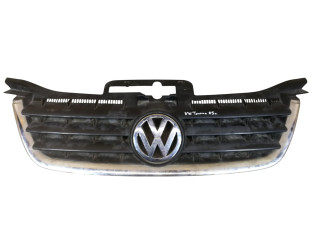 решетка радиатора Volkswagen Touran 1 поколение 2005