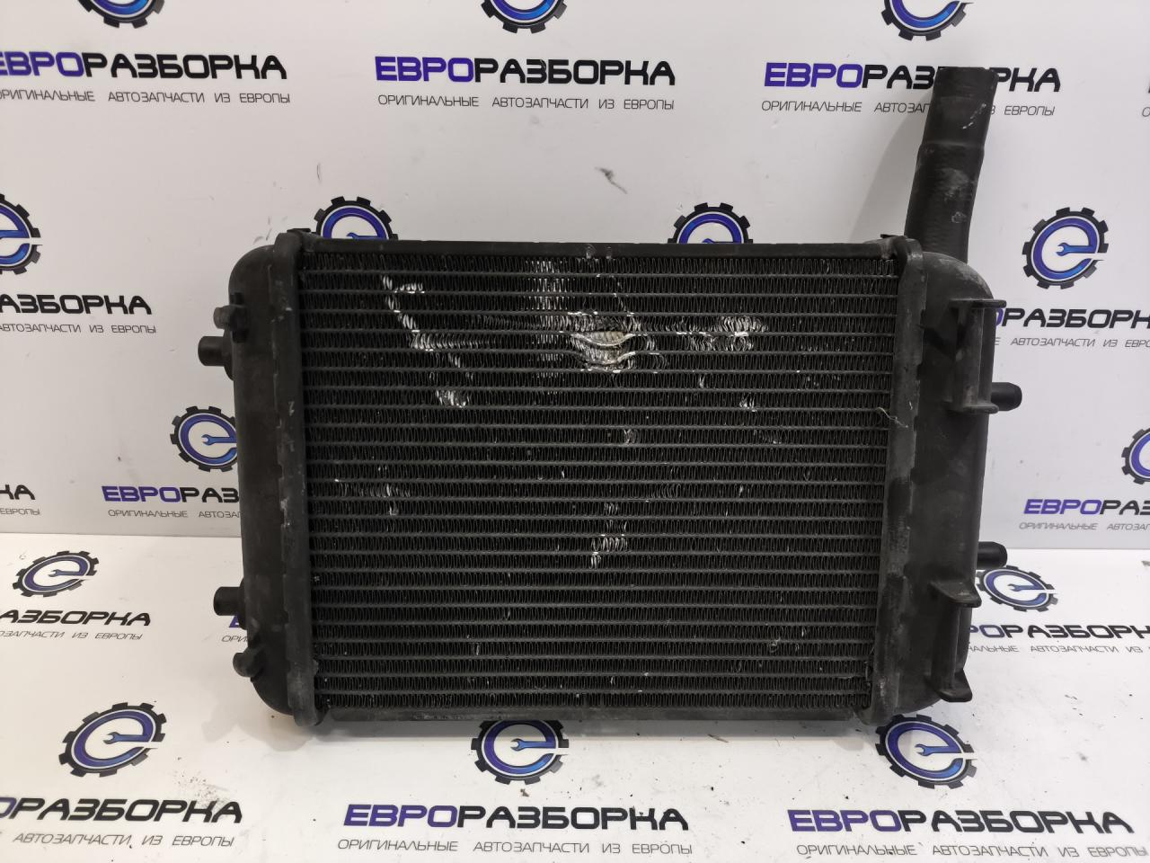 радиатор дополнительный системы охлаждения Bentley Continental GT 2 поколение 2015, 4.0 л., TFSI, бензин, АКПП, передний привод, 3W0122205, 8K0121212C - фото №1