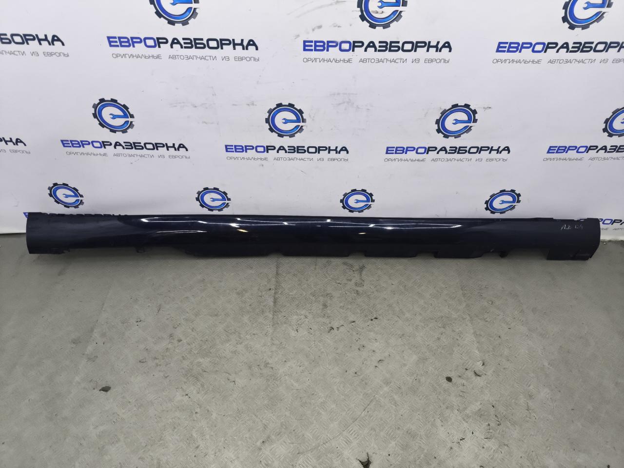 накладка на порог Audi A8 D4/4H 2012, 3.0 л., TDi, дизель, АКПП, передний привод, 4H0853856E - фото №1