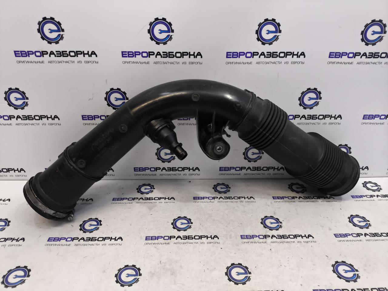 патрубок воздушного фильтра Volvo XC90 2 поколение 2019, 2.0 л., дизель, АКПП, полный привод, правый руль, 31657341 - фото №1