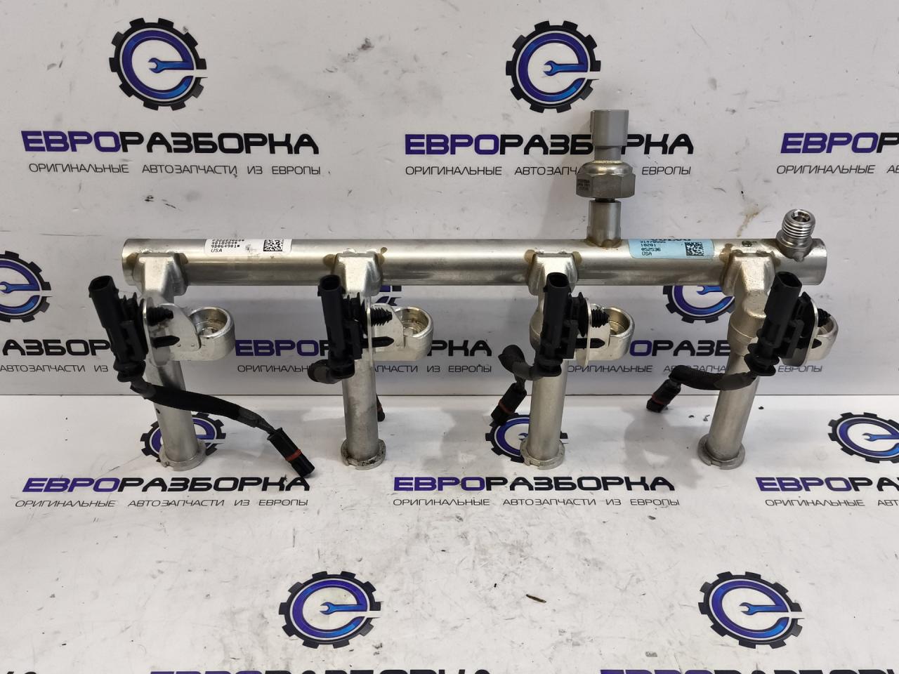 топливная рампа Volvo XC90 2 поколение 2019, 2.0 л., бензин, АКПП, полный привод, правый руль, 32135229, 31478555 - фото №1