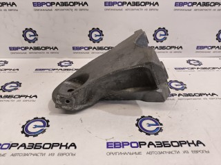 кронштейн двигателя