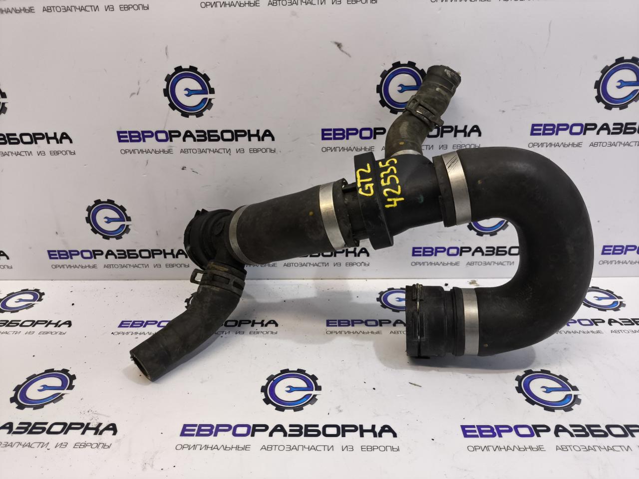 патрубок радиатора Bentley Continental GT 2 поколение 2015, 4.0 л., TFSI, бензин, АКПП, передний привод, 3W0122051F - фото №1