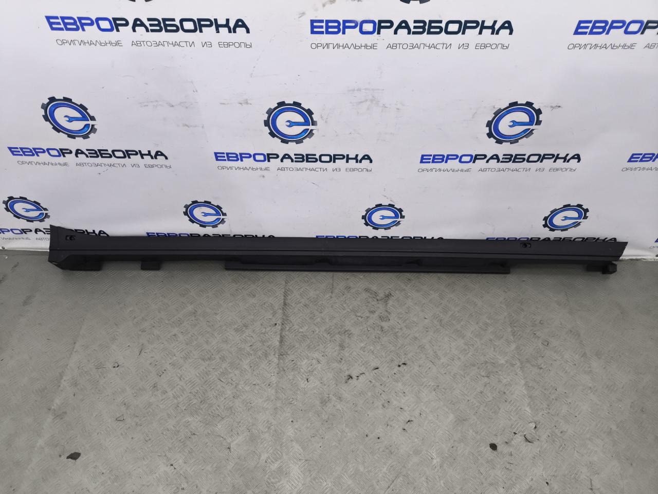 накладка на порог Lexus RX 4 поколение 2017, 3.0 л., бензин, АКПП, передний привод, правый руль, 7585048040 - фото №1