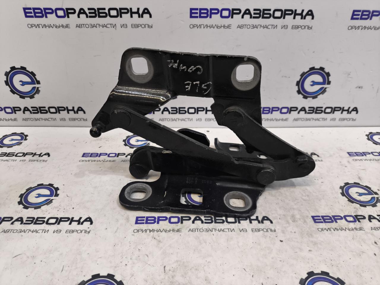 петля капота Mercedes-Benz GLE Coupe C292 2015, 3.0 л., CDi, дизель, АКПП, передний привод, A1668800028 - фото №1