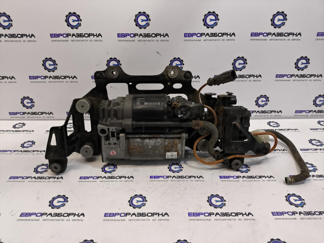 компрессор пневмоподвески Audi S8 D4 2013, 4.0 л., TFSI, АКПП, передний привод, 4H0616005C, 4H0616005D - фото №1